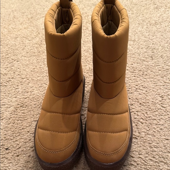 Madewell Tan Quilted Winter Boots with Rugged Sole - Picture 6 of 6